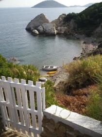 Italian designed villa 450 m2 surrounded by 17000 m2 of lush green natural landscape and 360° view