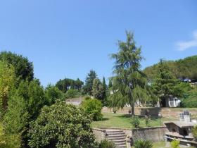 Villa in Roma 600 m2 on 3 levels with pool 60 m2, park 2000 m2, consisting of 4 apartments 