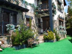 Villa 1177 m2, 3 floors, opportunity to transform into hotel.