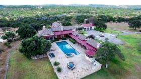 Magnificent modern complex in the old Spanish style on 32.4 hectares