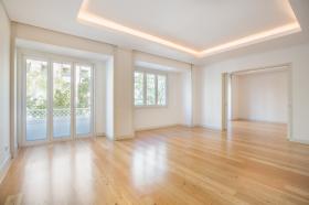 Lisbon Luxury Apartment central business district