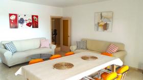 For sale villa with land and covered swimming pool