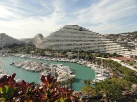 Studio very high floor with panoramic sea view