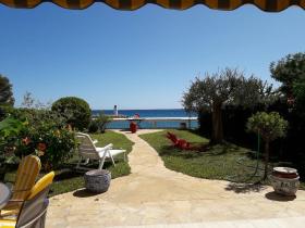 Ground floor apartment with panoramic sea and sky views