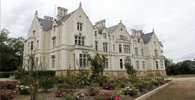Exceptional and enchanting chateau near Bordeaux area