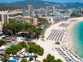 Investment opportunity: 3 hotels and leisure complex for sale in Magaluf