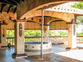 Casa Romi - Luxe Property in Paraguay