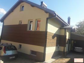 2-floors house with two separate entries