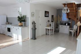 For sale magnificent house in immaculate condition with swimming pool