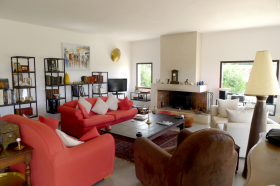 Contemporary villa 5 bedrooms