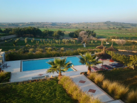 Contemporary villa 5 bedrooms