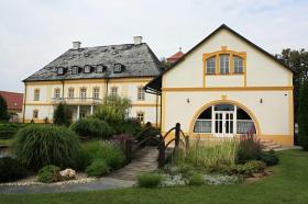 Manor House Hnojice near Olomouc