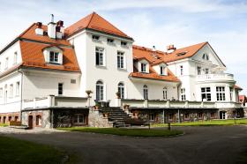 Palace von Grelle - luxury modern castle complex fully renovated for sale 