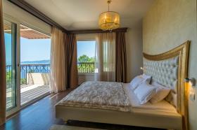Villa with spectacular panoramic views of the sea