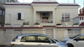 Building on a plot of 400 m2