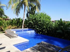 Beautiful contemporary house 5 minutes from beautiful sandy beach