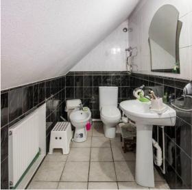 House in the center of Riga near the park, lake, river, 14 min from the sea
