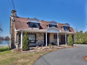 Dream home on a navigable river with private dock