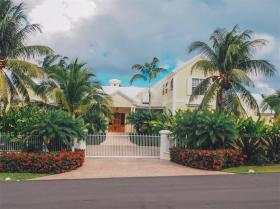 Villa Aurora, A Private Retreat in Lyford Cay, Nassau Bahamas