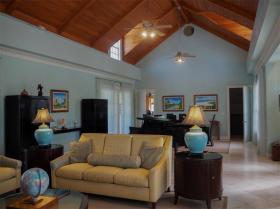 Villa Aurora, A Private Retreat in Lyford Cay, Nassau Bahamas