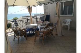 Beautiful villa in Italy, 50 metres from beach, 6 individual apartments
