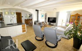 For sale 6 room villa with sea view in Saint Raphaël