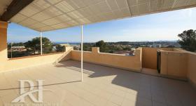 For sale 6 room villa with sea view in Saint Raphaël