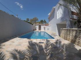 Villa sea view, consisting of 2 identical apartments, very good rental income