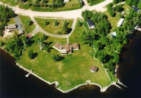 Beautiful house on a large lake in Quebec Canada