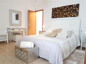 Luxury Chalet with heated swimming pool and Ocean view