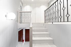 Beautiful 4 bedroom apartment in Krakow with roof terrace 90m2