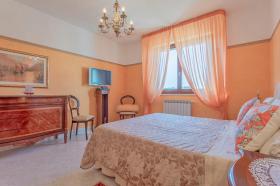 Luxury apartment for sale in the tourist center of the Adriatic Sea